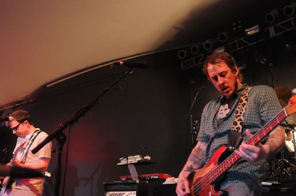 Weezer at Stubb's BarBQ, Austin, Texas 06/06/11 - photo by Jeff Barringer