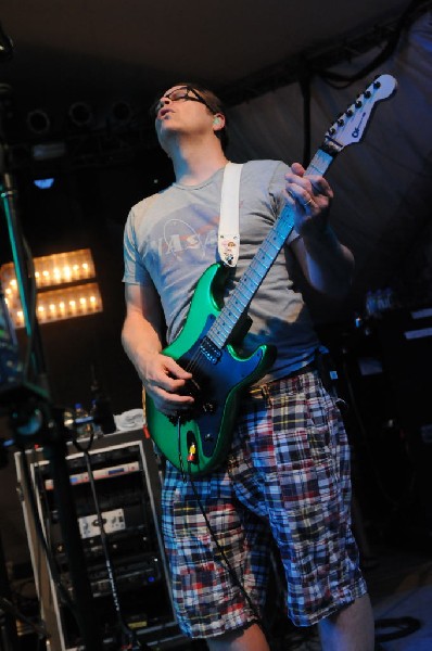 Weezer at Stubb's BarBQ, Austin, Texas 06/06/11 - photo by Jeff Barringer