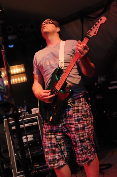 Weezer at Stubb's BarBQ, Austin, Texas 06/06/11 - photo by Jeff Barringer