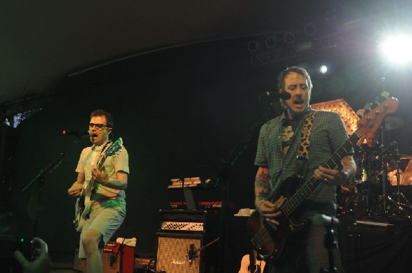 Weezer at Stubb's BarBQ, Austin, Texas 06/06/11 - photo by Jeff Barringer