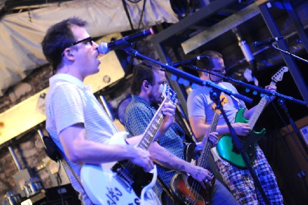 Weezer at Stubb's BarBQ, Austin, Texas 06/06/11 - photo by Jeff Barringer