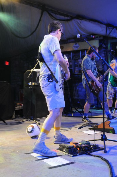 Weezer at Stubb's BarBQ, Austin, Texas 06/06/11 - photo by Jeff Barringer