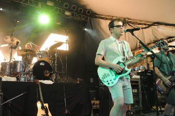 Weezer at Stubb's BarBQ, Austin, Texas 06/06/11 - photo by Jeff Barringer