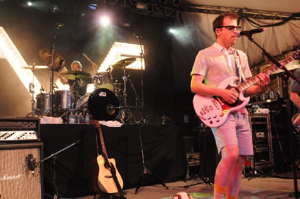 Weezer at Stubb's BarBQ, Austin, Texas 06/06/11 - photo by Jeff Barringer