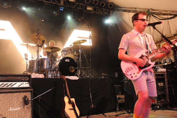 Weezer at Stubb's BarBQ, Austin, Texas 06/06/11 - photo by Jeff Barringer