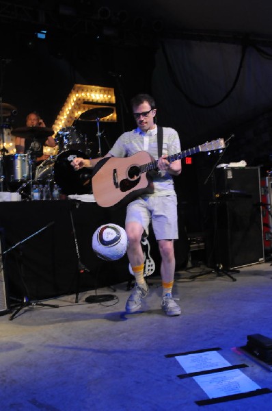 Weezer at Stubb's BarBQ, Austin, Texas 06/06/11 - photo by Jeff Barringer