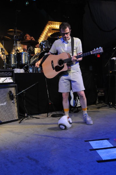 Weezer at Stubb's BarBQ, Austin, Texas 06/06/11 - photo by Jeff Barringer