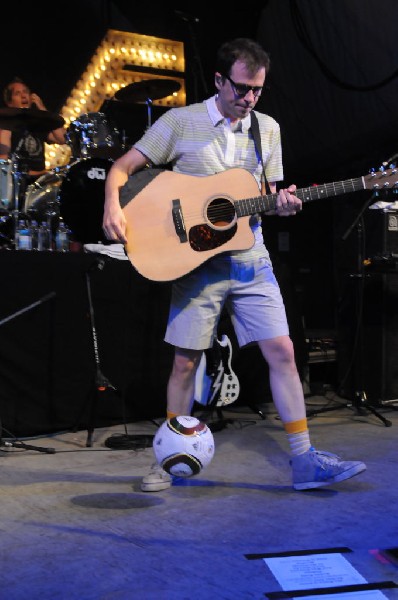 Weezer at Stubb's BarBQ, Austin, Texas 06/06/11 - photo by Jeff Barringer