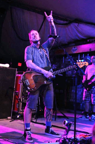 Weezer at Stubb's BarBQ, Austin, Texas 06/06/11 - photo by Jeff Barringer