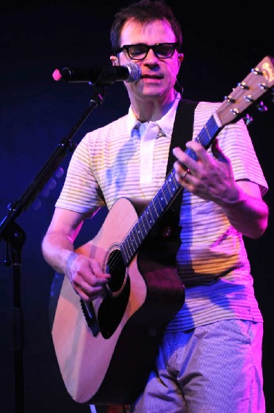 Weezer at Stubb's BarBQ, Austin, Texas 06/06/11 - photo by Jeff Barringer