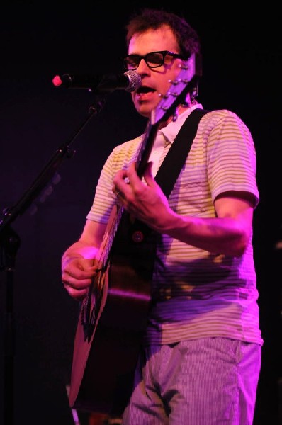 Weezer at Stubb's BarBQ, Austin, Texas 06/06/11 - photo by Jeff Barringer