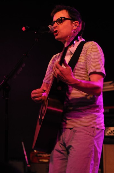 Weezer at Stubb's BarBQ, Austin, Texas 06/06/11 - photo by Jeff Barringer