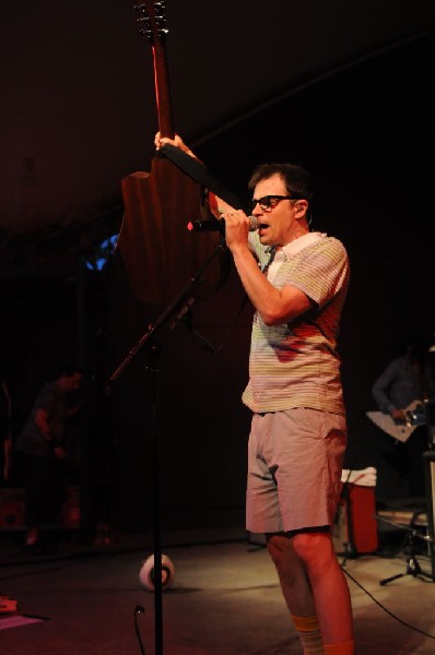 Weezer at Stubb's BarBQ, Austin, Texas 06/06/11 - photo by Jeff Barringer