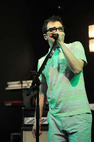 Weezer at Stubb's BarBQ, Austin, Texas 06/06/11 - photo by Jeff Barringer