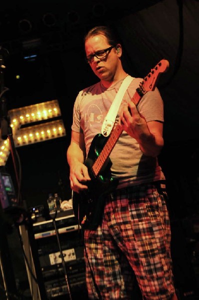 Weezer at Stubb's BarBQ, Austin, Texas 06/06/11 - photo by Jeff Barringer