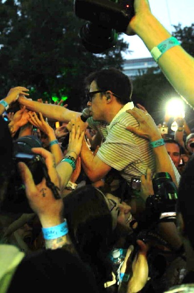 Weezer at Stubb's BarBQ, Austin, Texas 06/06/11 - photo by Jeff Barringer