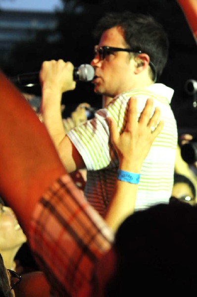 Weezer at Stubb's BarBQ, Austin, Texas 06/06/11 - photo by Jeff Barringer