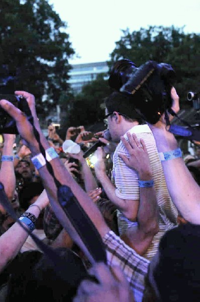 Weezer at Stubb's BarBQ, Austin, Texas 06/06/11 - photo by Jeff Barringer