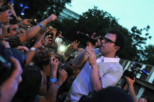 Weezer at Stubb's BarBQ, Austin, Texas 06/06/11 - photo by Jeff Barringer