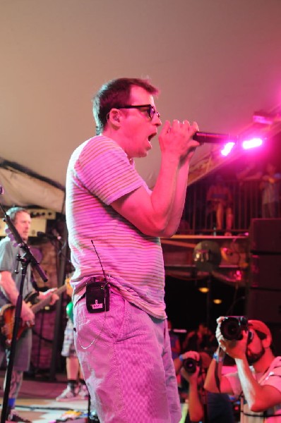 Weezer at Stubb's BarBQ, Austin, Texas 06/06/11 - photo by Jeff Barringer