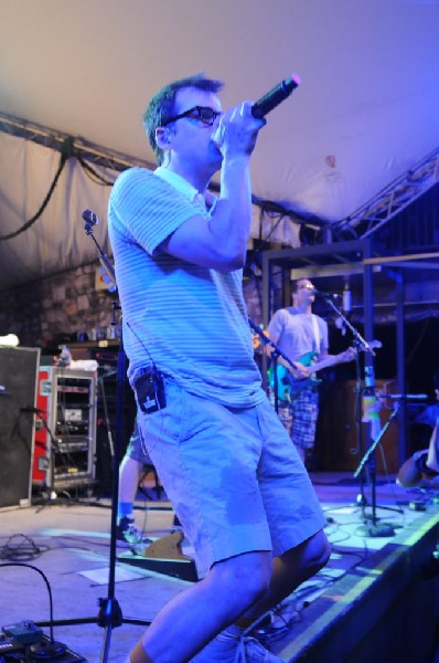 Weezer at Stubb's BarBQ, Austin, Texas 06/06/11 - photo by Jeff Barringer