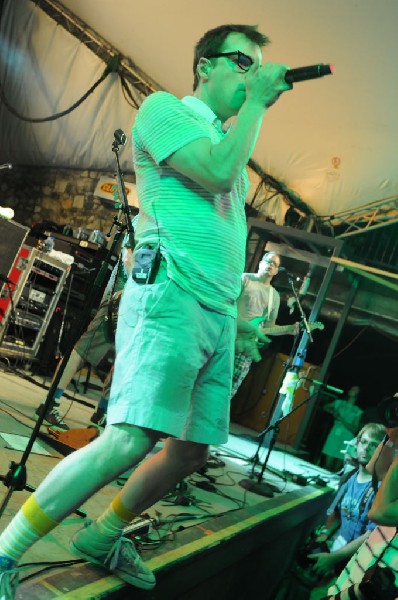 Weezer at Stubb's BarBQ, Austin, Texas 06/06/11 - photo by Jeff Barringer