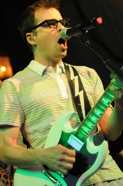 Weezer at Stubb's BarBQ, Austin, Texas 06/06/11 - photo by Jeff Barringer