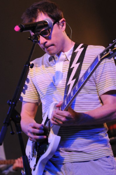 Weezer at Stubb's BarBQ, Austin, Texas 06/06/11 - photo by Jeff Barringer