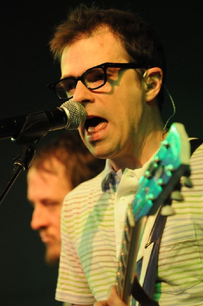 Weezer at Stubb's BarBQ, Austin, Texas 06/06/11 - photo by Jeff Barringer