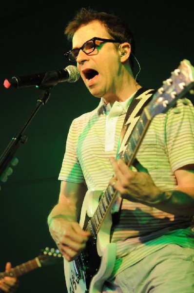 Weezer at Stubb's BarBQ, Austin, Texas 06/06/11 - photo by Jeff Barringer