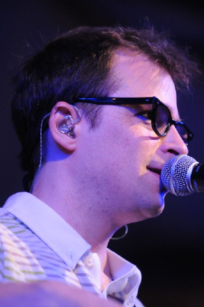 Weezer at Stubb's BarBQ, Austin, Texas 06/06/11 - photo by Jeff Barringer