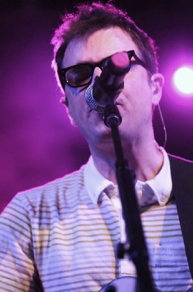 Weezer at Stubb's BarBQ, Austin, Texas 06/06/11 - photo by Jeff Barringer