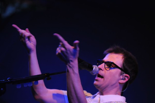 Weezer at Stubb's BarBQ, Austin, Texas 06/06/11 - photo by Jeff Barringer