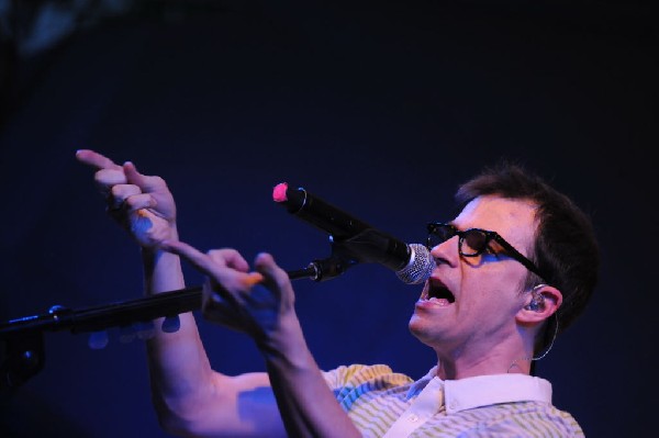 Weezer at Stubb's BarBQ, Austin, Texas 06/06/11 - photo by Jeff Barringer