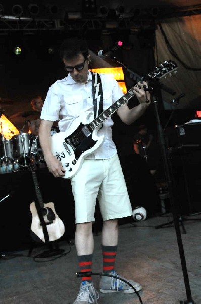 Weezer at Stubb's BarBQ, Austin, Texas 06/07/11 - photo by Jeff Barringer