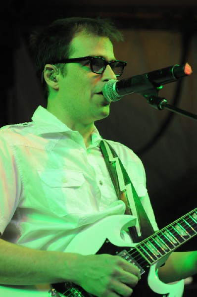 Weezer at Stubb's BarBQ, Austin, Texas 06/07/11 - photo by Jeff Barringer