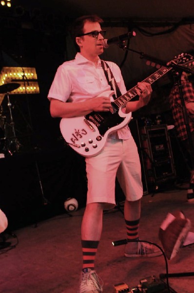 Weezer at Stubb's BarBQ, Austin, Texas 06/07/11 - photo by Jeff Barringer