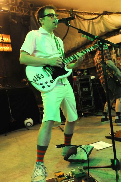 Weezer at Stubb's BarBQ, Austin, Texas 06/07/11 - photo by Jeff Barringer