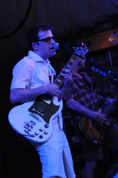 Weezer at Stubb's BarBQ, Austin, Texas 06/07/11 - photo by Jeff Barringer