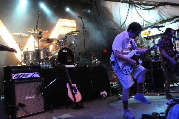 Weezer at Stubb's BarBQ, Austin, Texas 06/07/11 - photo by Jeff Barringer