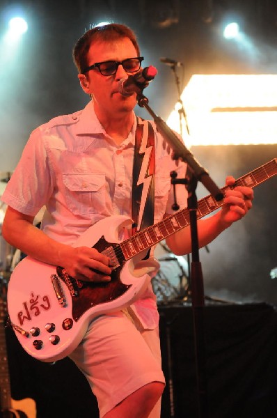 Weezer at Stubb's BarBQ, Austin, Texas 06/07/11 - photo by Jeff Barringer