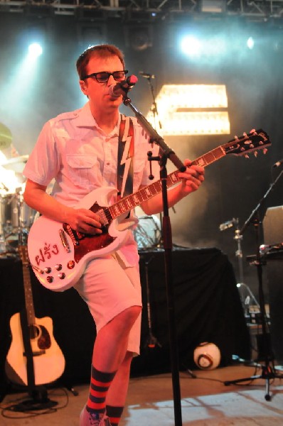 Weezer at Stubb's BarBQ, Austin, Texas 06/07/11 - photo by Jeff Barringer