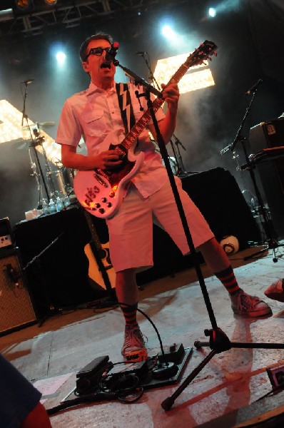 Weezer at Stubb's BarBQ, Austin, Texas 06/07/11 - photo by Jeff Barringer