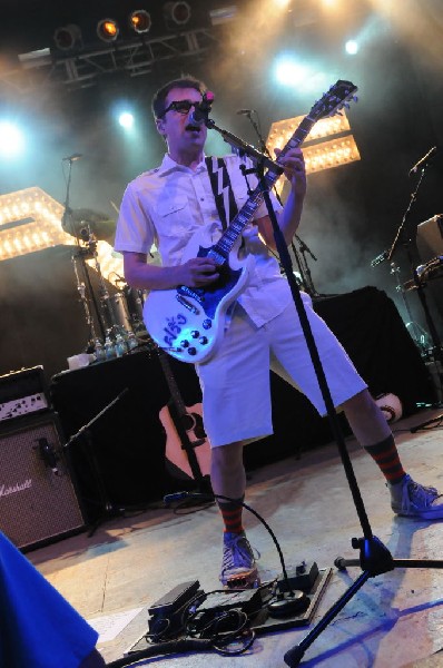 Weezer at Stubb's BarBQ, Austin, Texas 06/07/11 - photo by Jeff Barringer