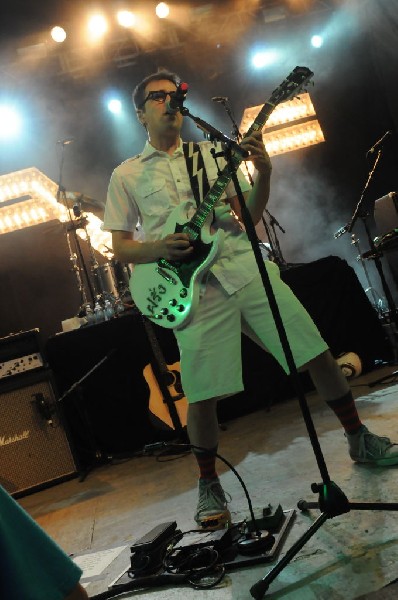 Weezer at Stubb's BarBQ, Austin, Texas 06/07/11 - photo by Jeff Barringer