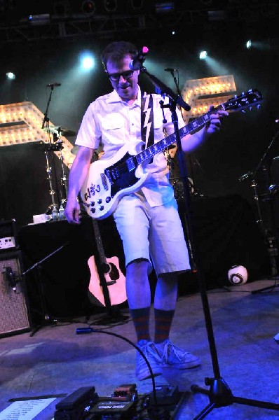 Weezer at Stubb's BarBQ, Austin, Texas 06/07/11 - photo by Jeff Barringer