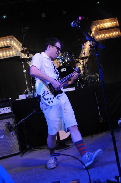 Weezer at Stubb's BarBQ, Austin, Texas 06/07/11 - photo by Jeff Barringer