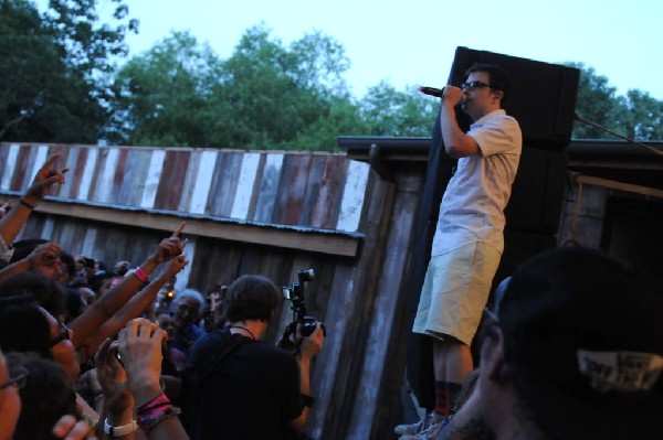 Weezer at Stubb's BarBQ, Austin, Texas 06/07/11 - photo by Jeff Barringer