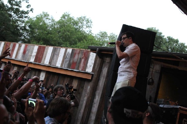 Weezer at Stubb's BarBQ, Austin, Texas 06/07/11 - photo by Jeff Barringer