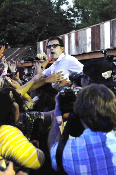 Weezer at Stubb's BarBQ, Austin, Texas 06/07/11 - photo by Jeff Barringer